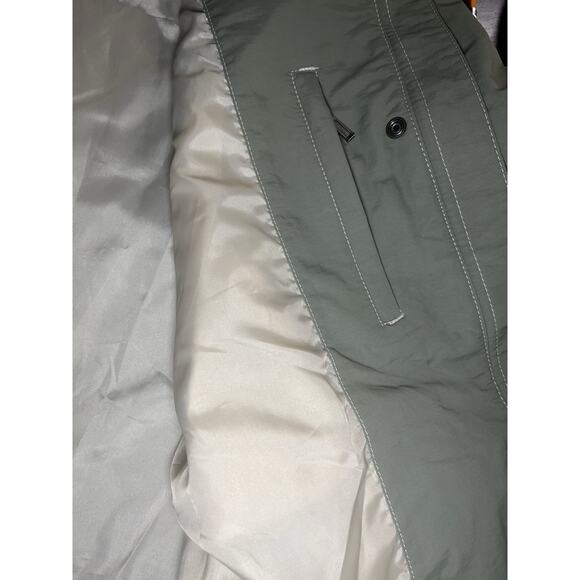 Eddie Bauer Lightweight Hooded Nylon Jacket – L - Picture 6 of 16